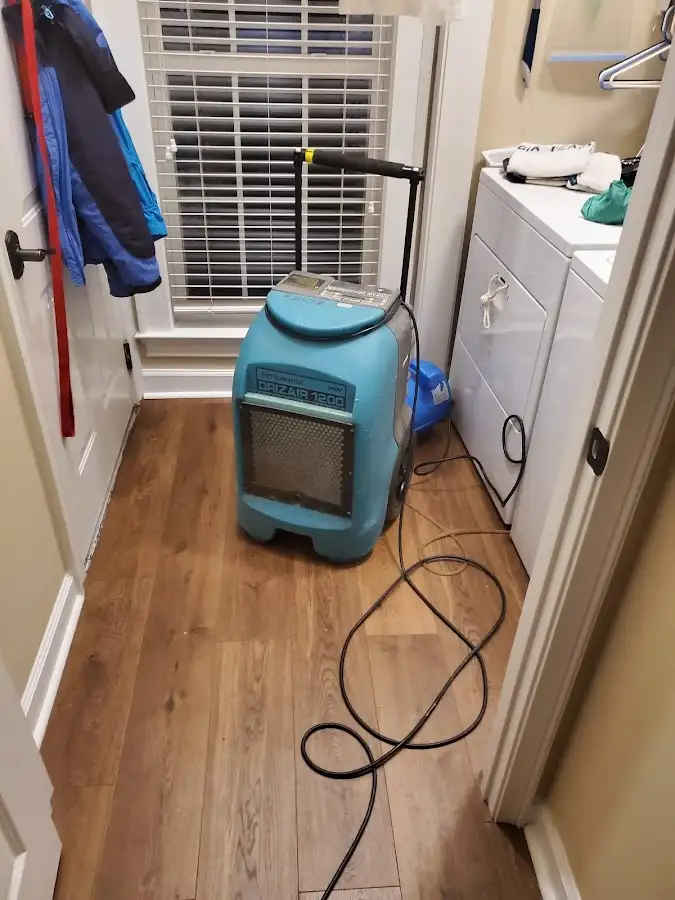 Commercial dehumidifier deployed for Crawl Space Restoration in Shreveport